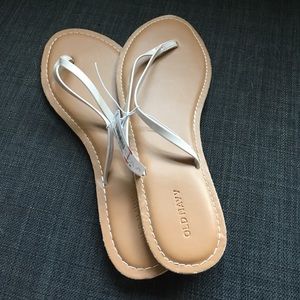 Old navy size 10 flips flops